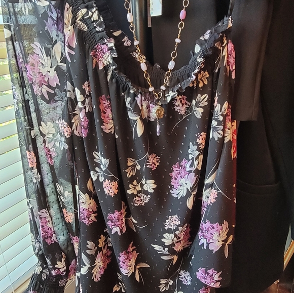 NWOT Whitehouse Blackmarket Flower 👚 Blouse Sz L - Picture 6 of 9